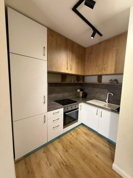 Tirane, jepet me qera apartament 2+1 Kati 5, 85 m² 1.000 € (Rruga Pjeter Bogdani)