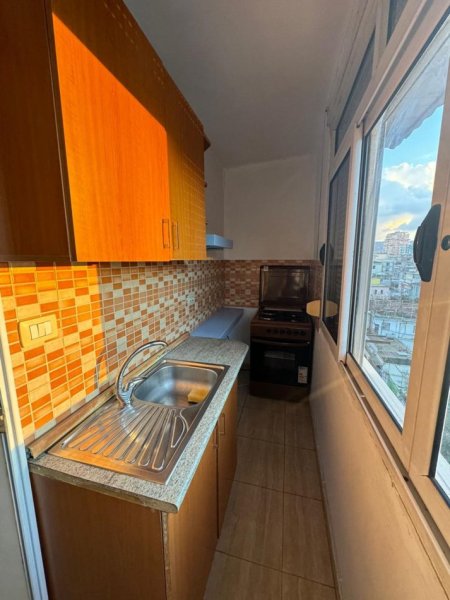 Tirane, jepet me qera apartament 2+1 Kati 5, 90 m² 500 € 