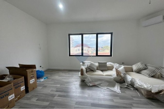 Tirane, jepet me qera apartament 1+1+Ballkon , 70 m² 700 € (Vasil Shanto)