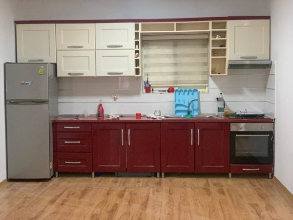 Tirane, jepet me qera apartament 2+1 Kati 3, 85 m² 600 € (Yzberisht.)