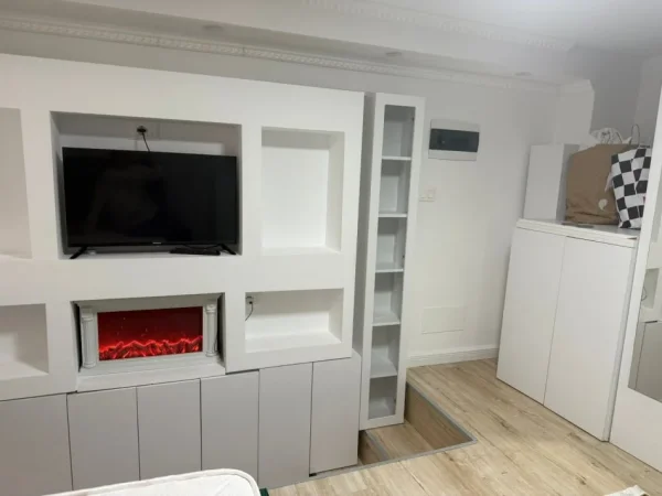 Tirane, jepet me qera apartament duplex Dublex Kati 1, 530 € (Tribeca Bar ne Bllok)