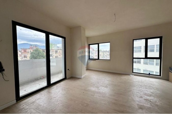 Tirane, jepet me qera zyre , 110 m² 1.100 € (Vasil Shanto)