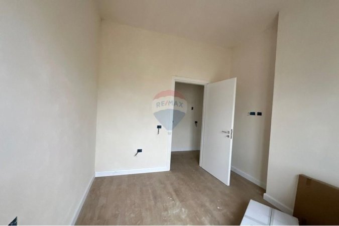 Tirane, jepet me qera zyre , 110 m² 1.100 € (Vasil Shanto)