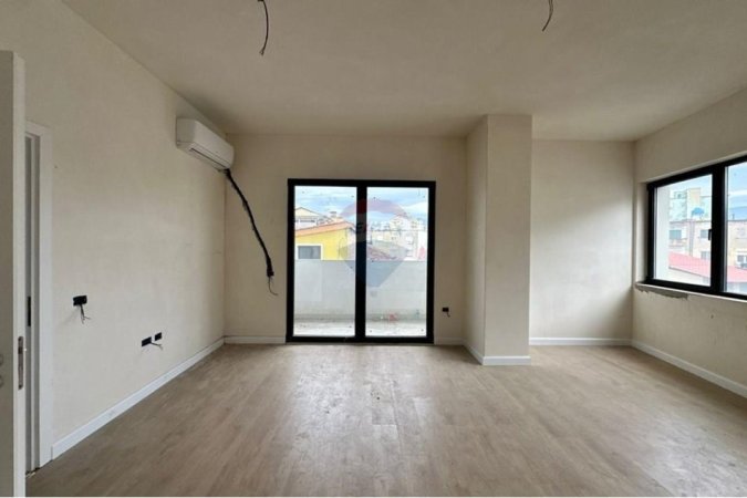 Tirane, jepet me qera zyre , 110 m² 1.100 € (Vasil Shanto)