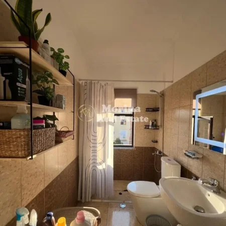 Tirane, shitet apartament 1+1 Kati 5, 69 m² 170.000 € (Myslym Shyri)