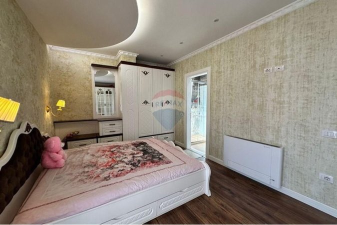 Tirane, jepet me qera apartament 2+1+Ballkon , 130 m² 900 € (Unaze e Re, Kompleksi Sima Com)