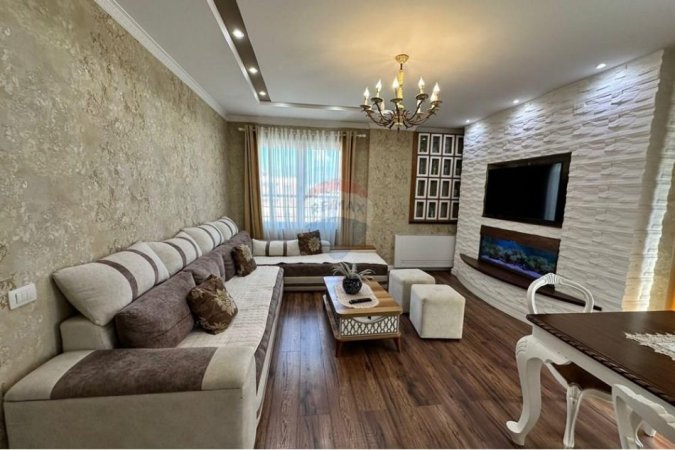 Tirane, jepet me qera apartament 2+1+Ballkon , 130 m² 900 € (Unaze e Re, Kompleksi Sima Com)