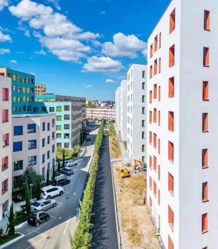 Tirane, jepet per shitje apartament 1+1 , 45 m²