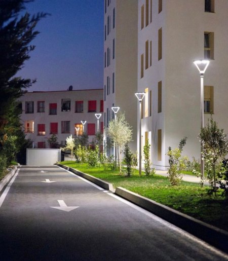 Tirane, jepet per shitje apartament 1+1 , 45 m²