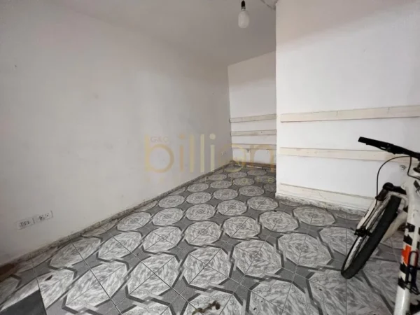 Tirane, shitet , 52 m² 99.000 € (Ferit Xhajko)