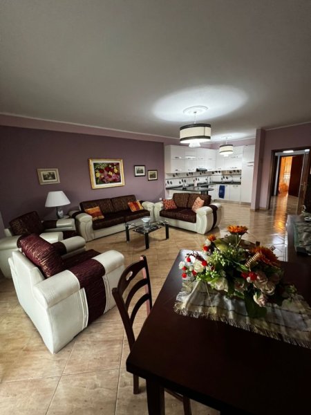 Tirane, jepet me qera apartament 2+1+Aneks+Ballkon Kati 6, 125 m² 550 € (Astir, Tek Ozone)