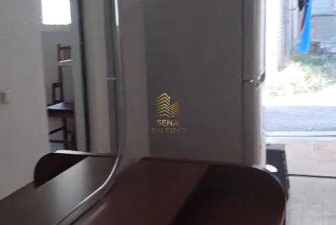 Tirane, jepet me qera shtepi 1+1 Kati 1, 45 m² 420 € (Rruga Muhamed Gjollesha)