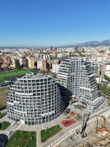 Tirane, shes apartament 3+1 , 214 m² 675.000 € (Rruga e Kosovarëve)