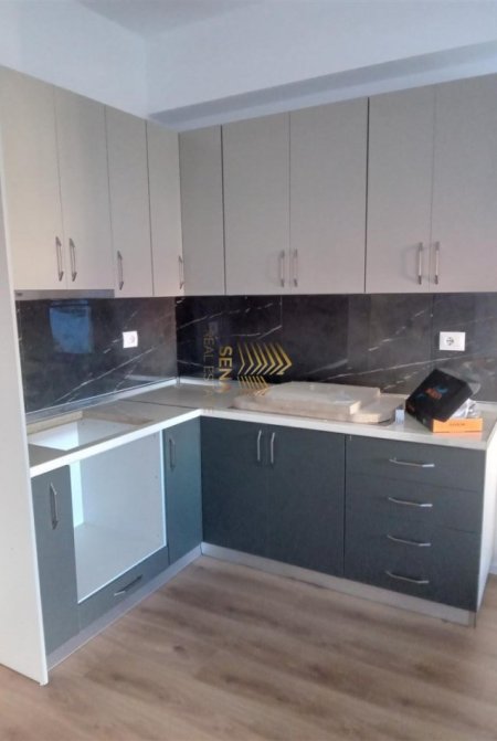 Tirane, jepet me qera apartament 1+1 Kati 2, 60 m² 450 € (Rezidenca Kaimi)
