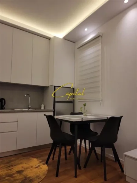 Tirane, jepet me qera apartament 1+1 Kati 1, 50 m² 600 € (RRUGA E DURRESIT)
