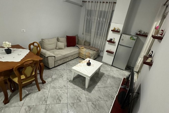 Tirane, jepet me qera apartament 2+1+Ballkon Kati 1, 78 m² 500 € (Rruga Teodor Keko)