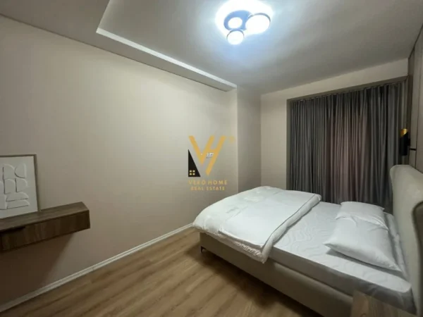 Tirane, jepet me qera apartament 1+1+Ballkon Kati 14, 87 m² 1.100 € (GARDEN BUILDING, RRUGA E KAVAJES)