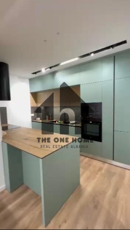 Tirane, jepet me qera apartament 2+1+Ballkon Kati 4, 125 m² 850 € (Fusha Aviacionit)