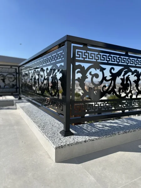 Tirane, oferte Kangjellë hekuri me prerje lazer – elegancë dhe qëndrueshmëri