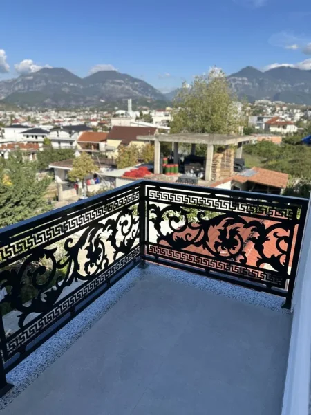 Tirane, oferte Kangjellë hekuri me prerje lazer – elegancë dhe qëndrueshmëri