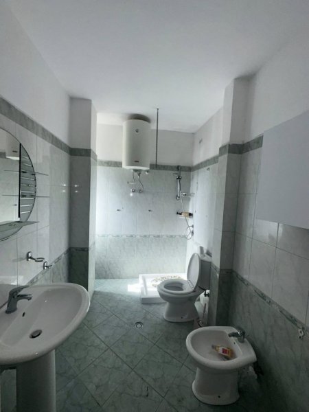 Durres, shes apartament 2+1+Ballkon Kati 6, 105 m² 90.000 € (KUSHTRIMI LIRIS)