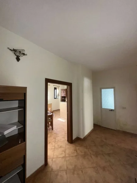 Durres, shes apartament 2+1+Ballkon Kati 6, 105 m² 90.000 € (KUSHTRIMI LIRIS)