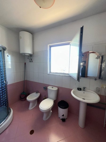 Durres, jepet me qera apartament 1+1+Ballkon Kati 9, 300 € (SOTIR NOKA)