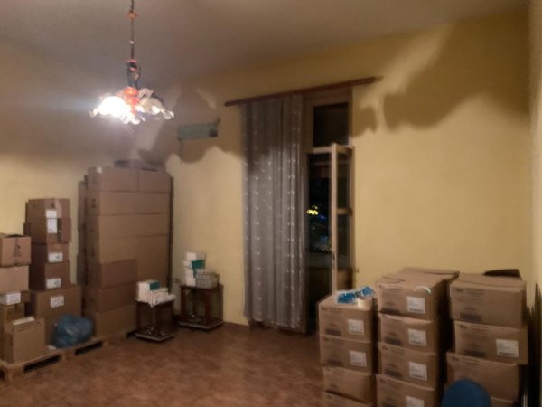 Tirane, jepet me qera zyre Kati 1, 150 m² 1.500 € (jordan misja)