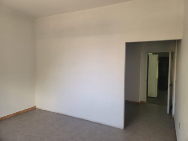Tirane, jepet me qera zyre Kati 1, 220 m² 1.500 € (LAPRAKE)