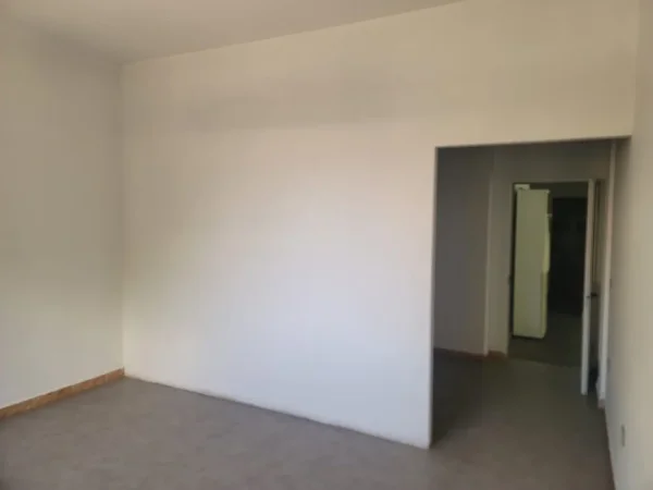 Tirane, jepet me qera zyre Kati 1, 220 m² 1.500 € (LAPRAKE)