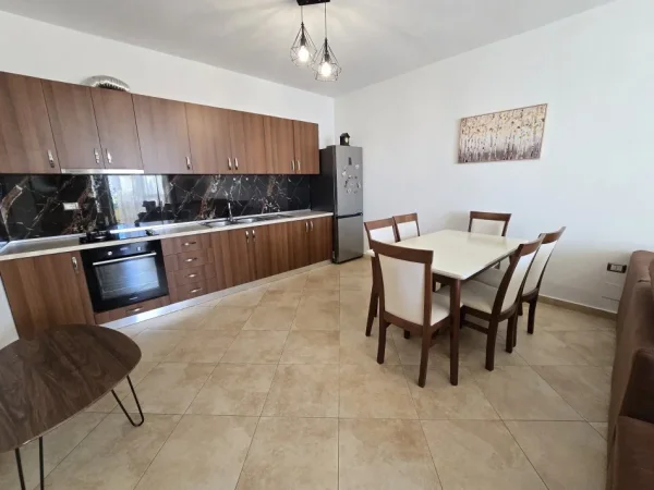 Tirane, jepet me qera apartament 2+1+Ballkon Kati 5, 106 m² 450 € (Rruga, Besim, Alla)