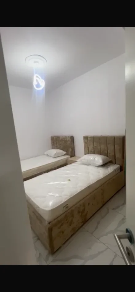 Tirane, shitet apartament 2+1 Kati 1,