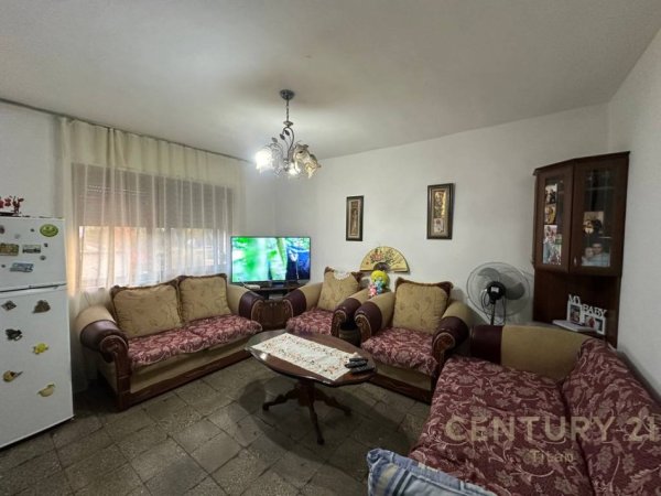 Tirane, shitet apartament 1+1 Kati 2, 56 m² 85.000 € (Ochaku)