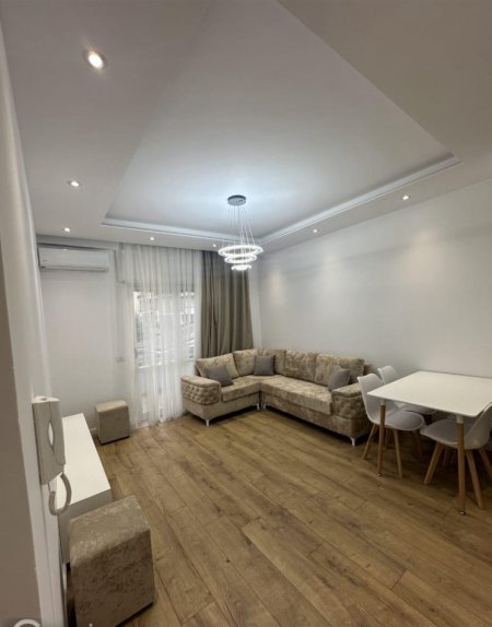 Tirane, shitet apartament 1+1+Ballkon Kati 5, 72 m² 145.000 € (Rruga bill klinton)