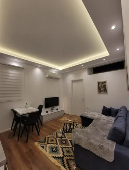 Tirane, jepet me qera apartament 1+1 Kati 1, 70 m² 600 € (rruga durresit)