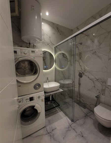 Tirane, jepet me qera apartament 1+1 Kati 1, 70 m² 600 € (rruga durresit)