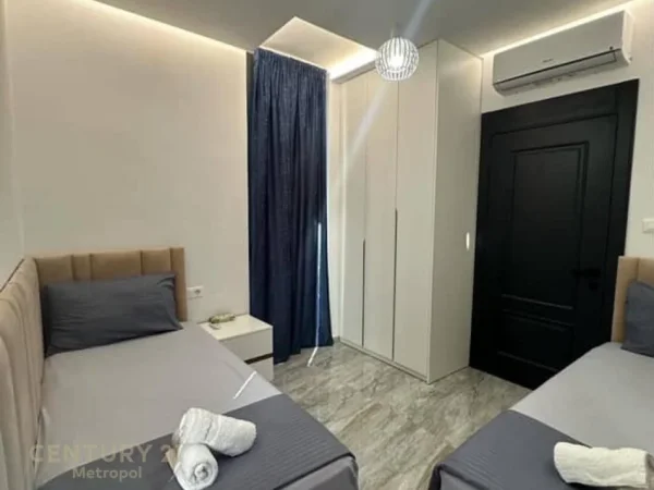 Vlore, jepet me qera Vile 1 Katshe Kati 1, 300 m² 55.000 € (Rezidenca Olea , Dhermi)