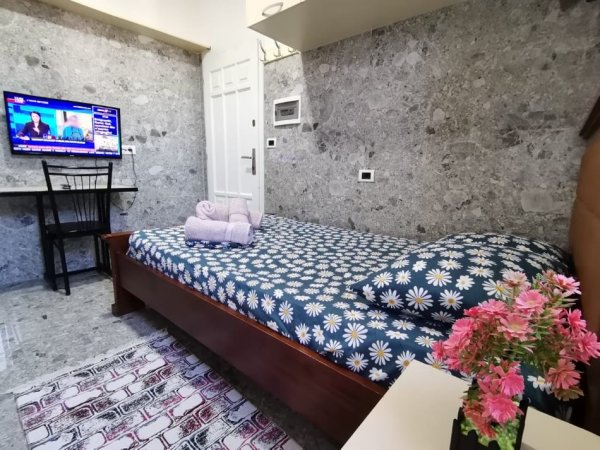 Tirane, jepet me qera garsonier 1+1 Kati 2, 38 m² 330 € (Pran siri kodra)