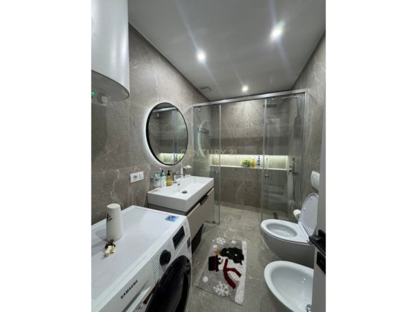 Tirane, shitet apartament 2+1 Kati 2, 91 m² 155.000 € (Fresk)