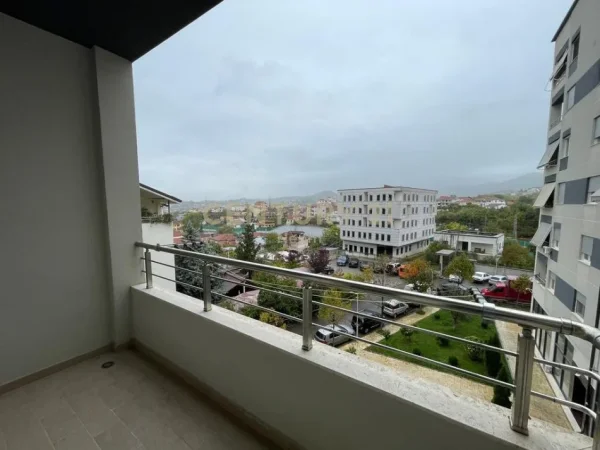 Tirane, shitet apartament 2+1+Aneks+Ballkon Kati 2, 115 m² 185.000 € (Kinostudio)