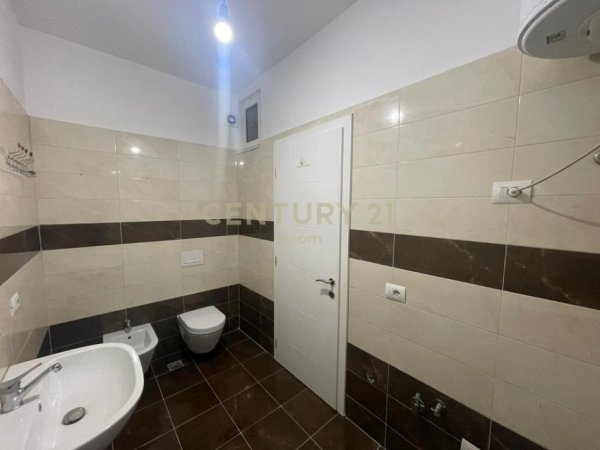 Tirane, shitet apartament 2+1+Aneks+Ballkon Kati 2, 115 m² 185.000 € (Kinostudio)