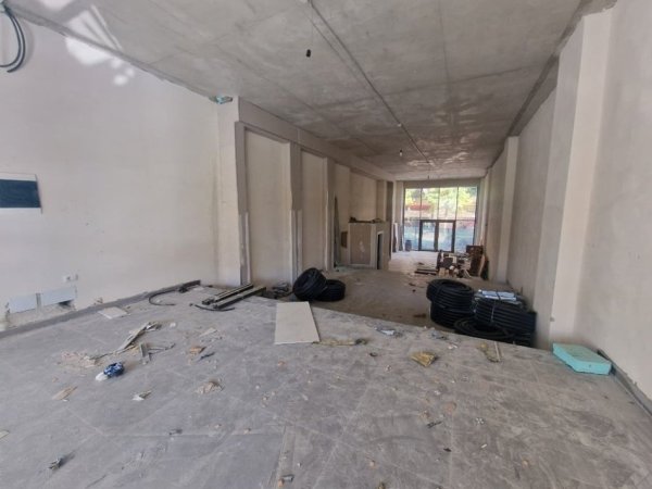 Tirane, jepet me qera ambjent biznesi Kati 0, 125 m² 3.750 € (Barrikada)