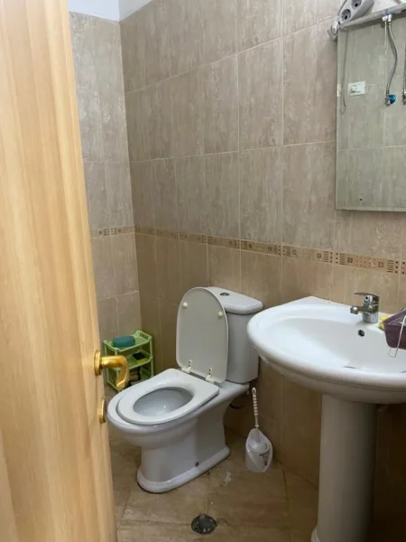 Tirane, jepet me qera apartament 2+1 , 85 m² 400 €