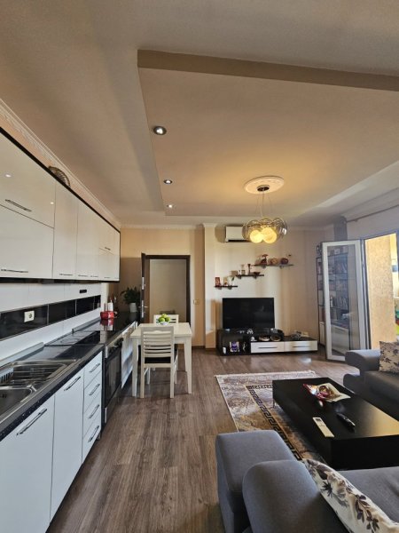 Tirane, shitet apartament 2+1+Ballkon Kati 9, 85 m² 163.000 €  FUSHA E AVIACIONIT