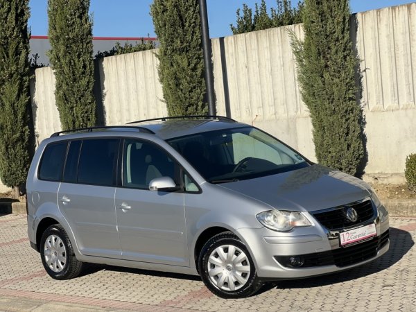 VW TOURAN 1.9 NAFTE 👉 2009 👈 kambio MANUALE - 7 VENDE 5.800 €