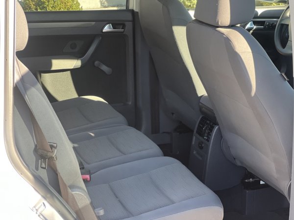 VW TOURAN 1.9 NAFTE 👉 2009 👈 kambio MANUALE - 7 VENDE 5.800 €