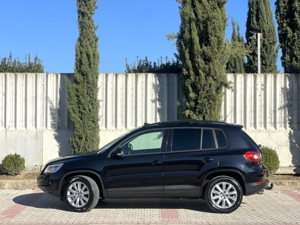 VW TIGUAN 2.0 NAFTE 👉 2009 👈 kambio MANUALE - 4 X 4 - 7.400 €