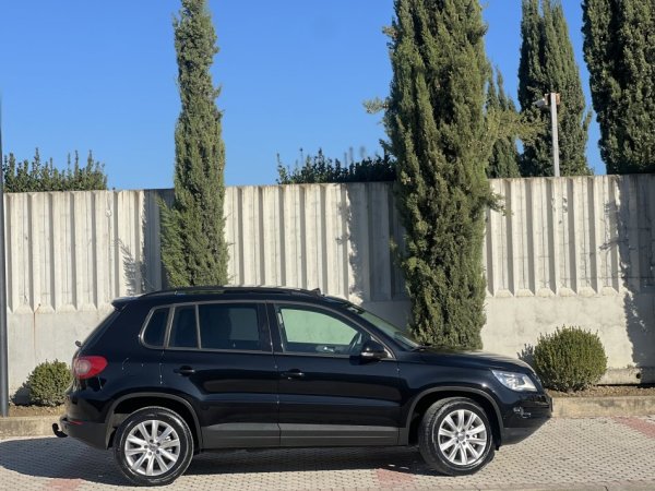 VW TIGUAN 2.0 NAFTE 👉 2009 👈 kambio MANUALE - 4 X 4 - 7.400 €