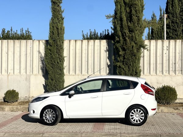 FORD FIESTA 1.4 NAFTE 👉 2010 👈 kambio MANUALE 4.200 €