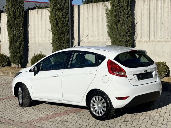 FORD FIESTA 1.4 NAFTE 👉 2010 👈 kambio MANUALE 4.200 €